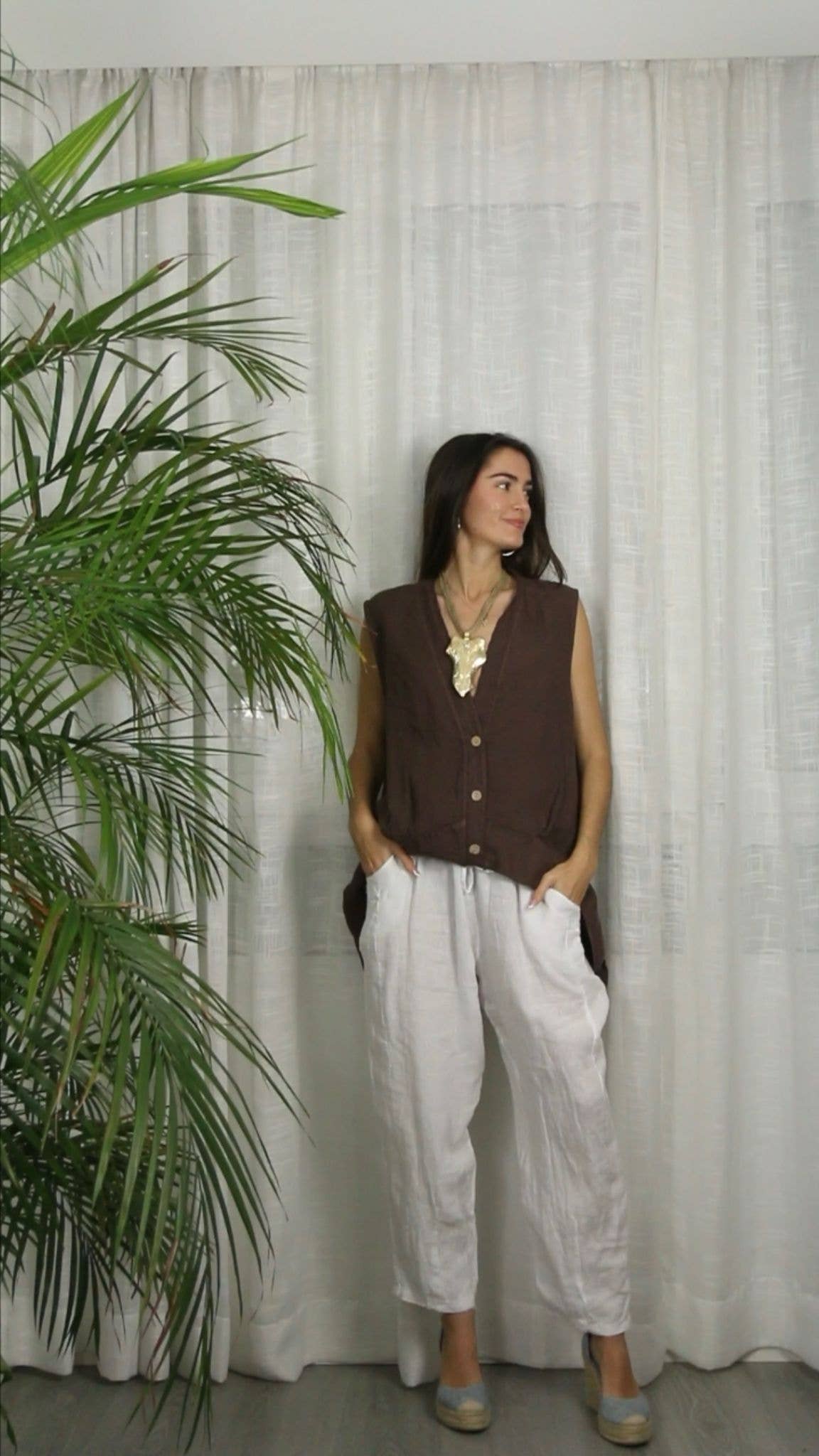 Linen & More - Wholesale Blouse - Dames - REF 83679 Mouwloze blouse 100% linnen3