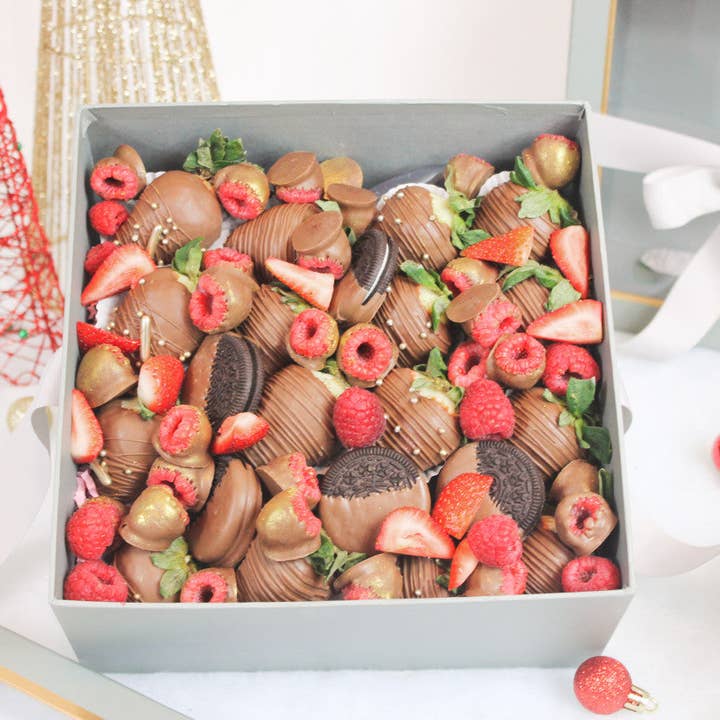 Elegant Design Supply - Wholesale Gift box - Square Gift Box with Clear Lid and Ribbon - Various Colors - For Luxury Flower/ Gift / Chocolate Strawberry Arrangements21