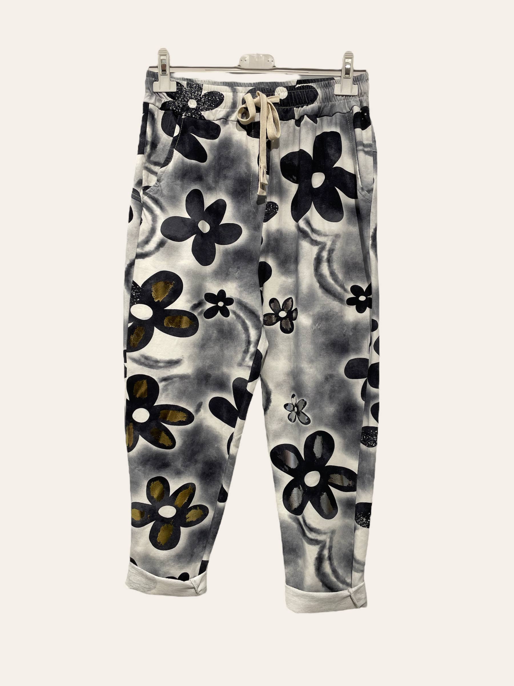 Nota bene – wholesale Byxor - Dam – Byxor med blommönster och dragsko3