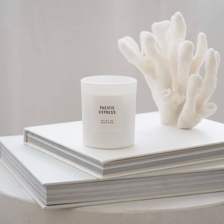 Candela Piccola al Cipresso del Pacifico 4 oz per la vendita all'ingrosso da parte di House of Mahina (formerly Makana)
