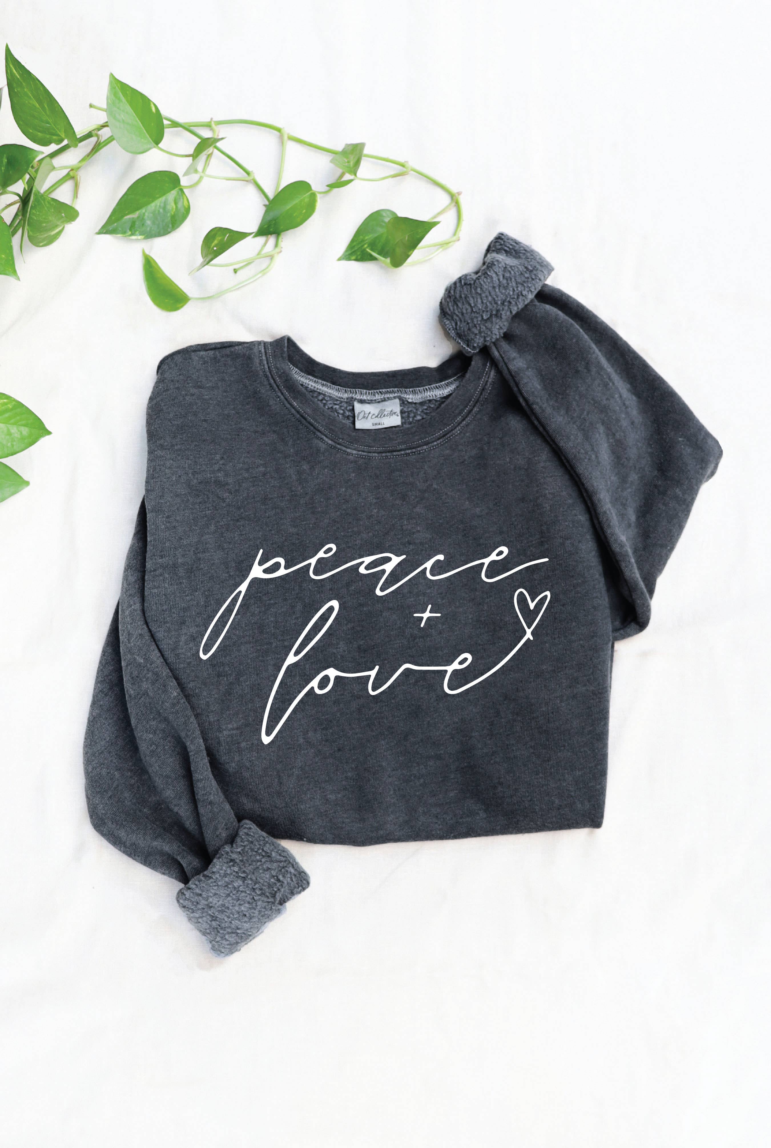 OAT COLLECTIVE – wholesale Sweatshirt med tryck - Dam – PEACE AND LOVE Mineralgrafisk tröja2