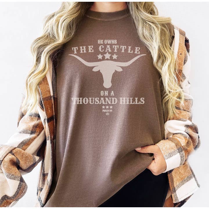 Never Lose Hope Designs - Vente T-shirt sérigraphié – femme - Il possède le bétail sur mille collines Tee chrétien