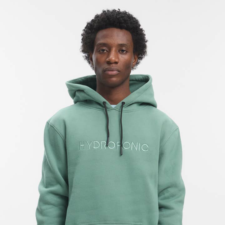 Brand HD 04 - Aqua y otras tendencias de Resultados para ropa con tu marca al por mayor. Devoluciones gratuitas y condiciones de pago a 60 días en Faire en Faire.