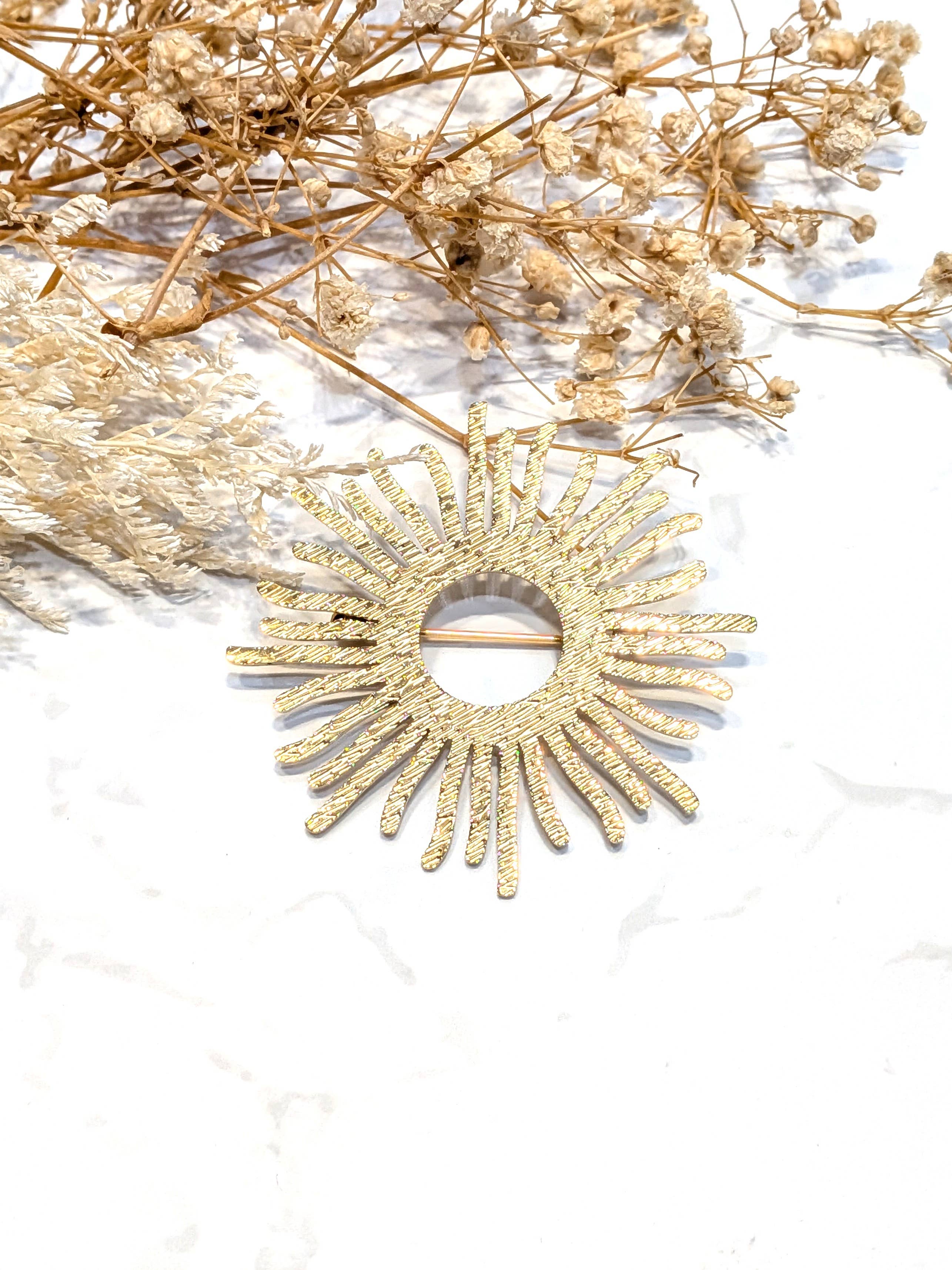 Gold Rosalie brooch in stainless steel for wholesale on Faire0