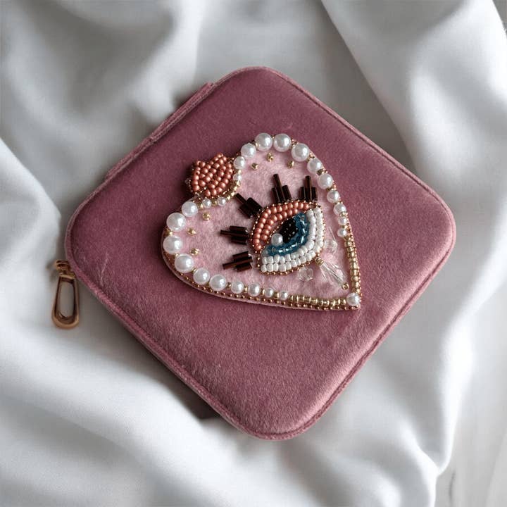 Reiseschmuckkästchen aus Samt Rosa Schutzauge und andere Ergebnisse für samt im Großhandel. Kostenlose Rücksendungen und 60-Tage-Zahlungsziel auf Faire im Trend auf Faire.