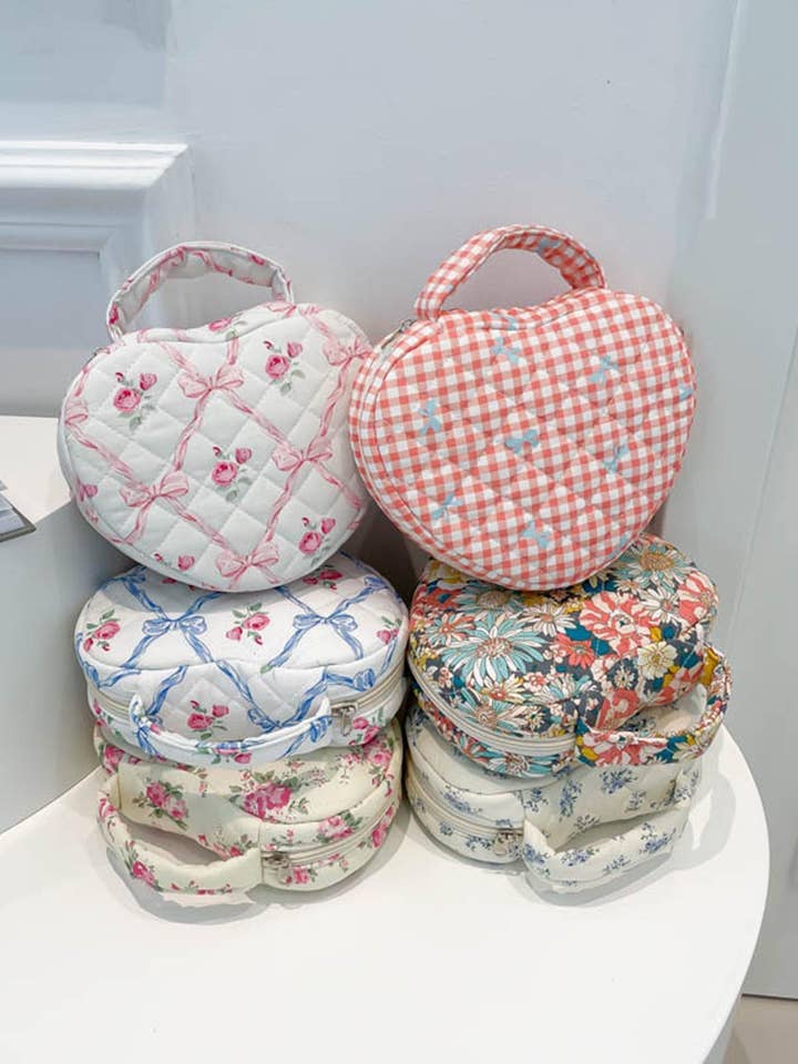 Söt blommig tryckt bomull vadderad hjärtformad kosmetikväska DP26H849 för wholesale av Dipped Shop