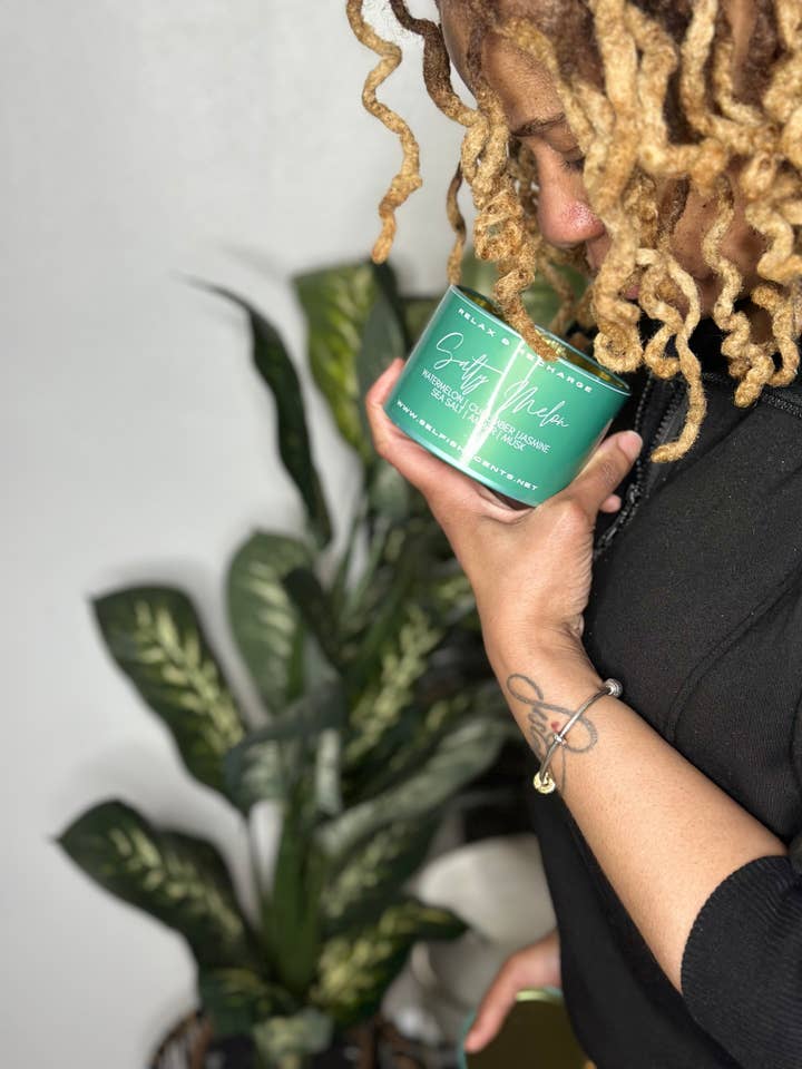 Bougie de soja au sel de mer et au melon pour la vente par Selfishscents Candle Co.