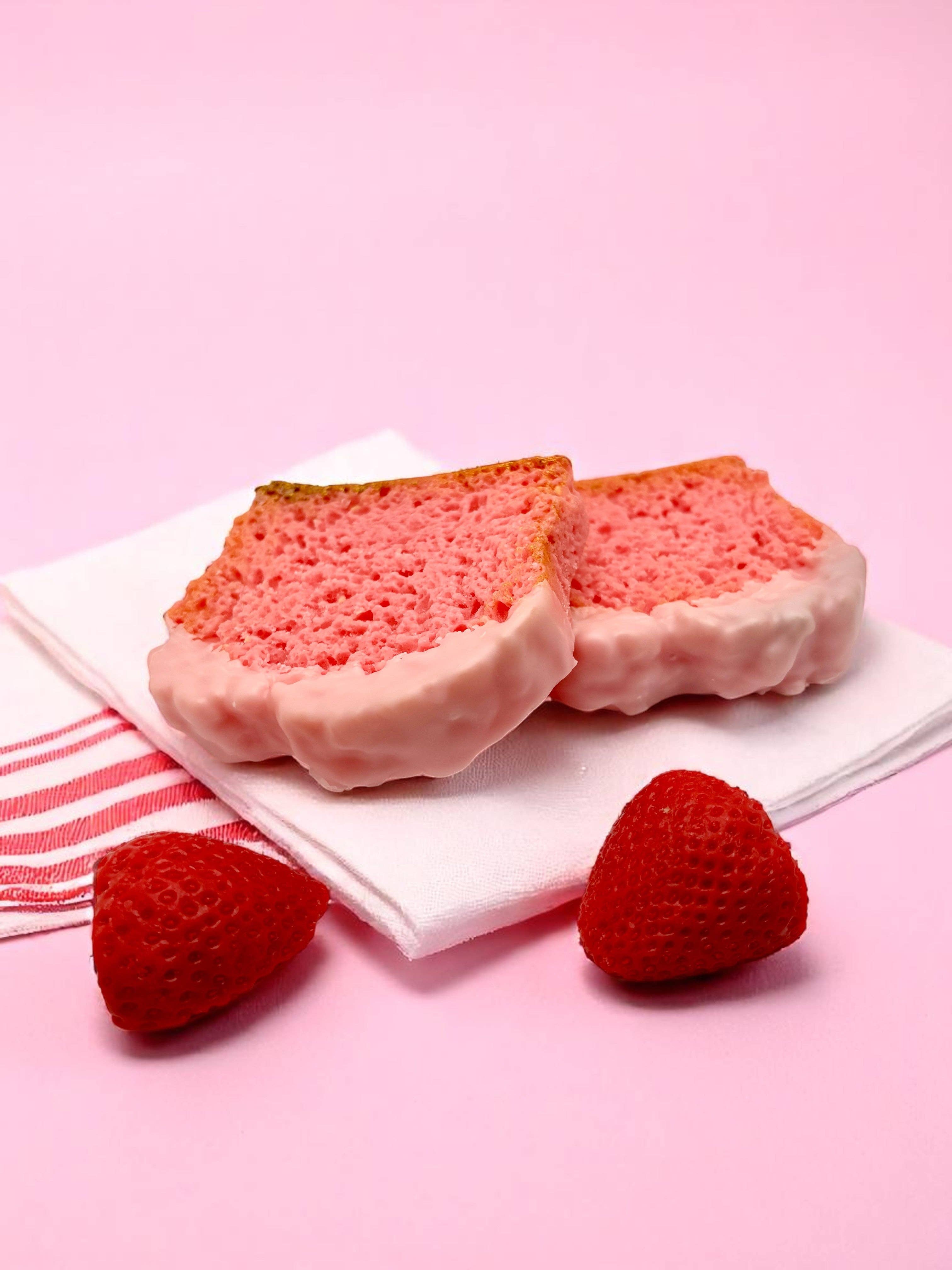 Wax and Wix Bakery® - Wholesale Wax Melt - Strawberry Pound Cake Large Wax Melts. 4.50 oz. Soy Wax Melt2