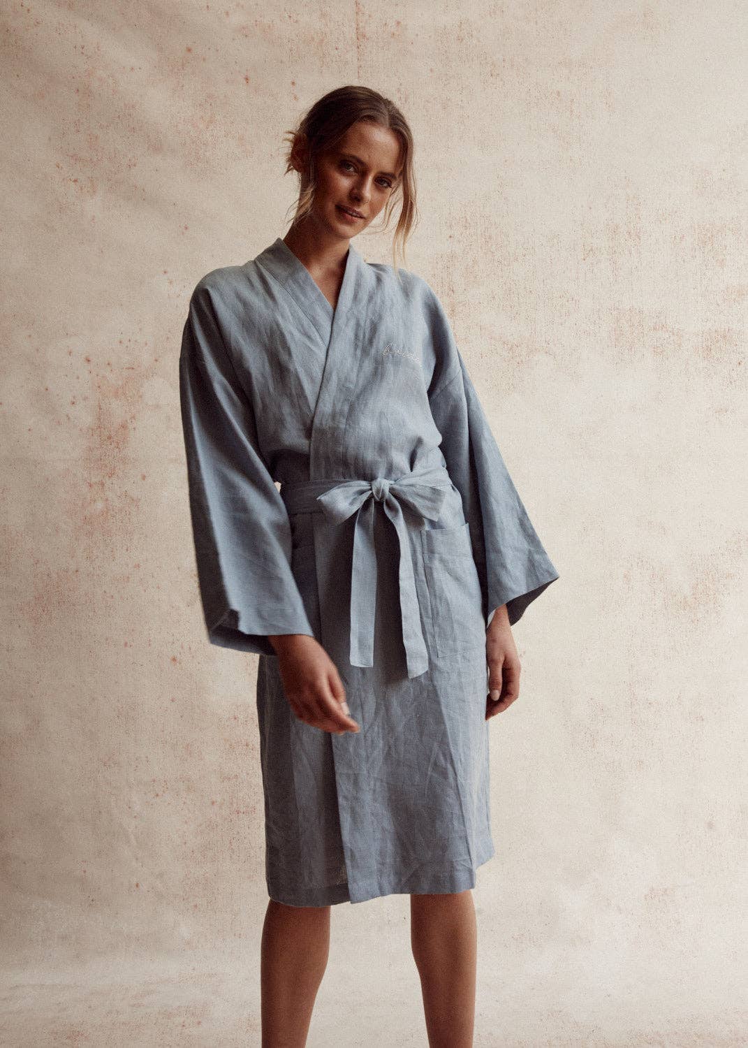 Dove Grey Accessories - Vendita all'ingrosso Vestaglia - Donna - Accappatoio in lino francese Addison colore denim blu2