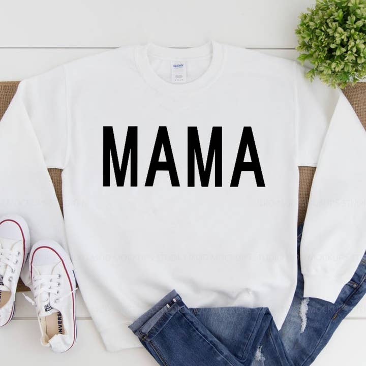Chandail à col rond Mama pour la vente par Oh Hello Little One