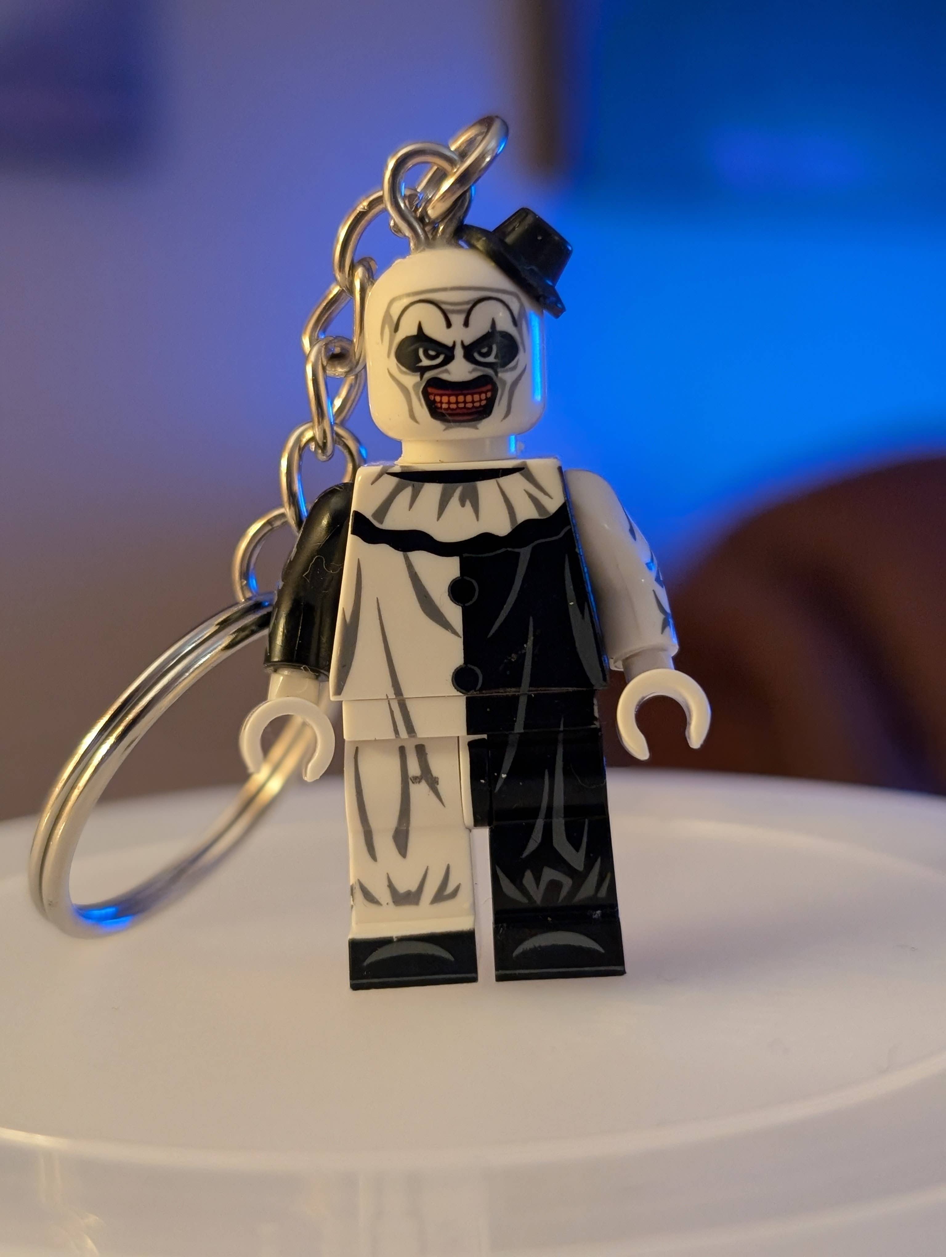 Con-Quest Crafts - Wholesale Keychain - Unisex - Horror Inspired Minifigure Keychains Movie Characters19