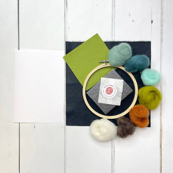 The Crafty Kit Company - Vente Kits de couture - Peindre avec de la laine : kit de bricolage en feutre Sleepy Fox in a Hoop Needle