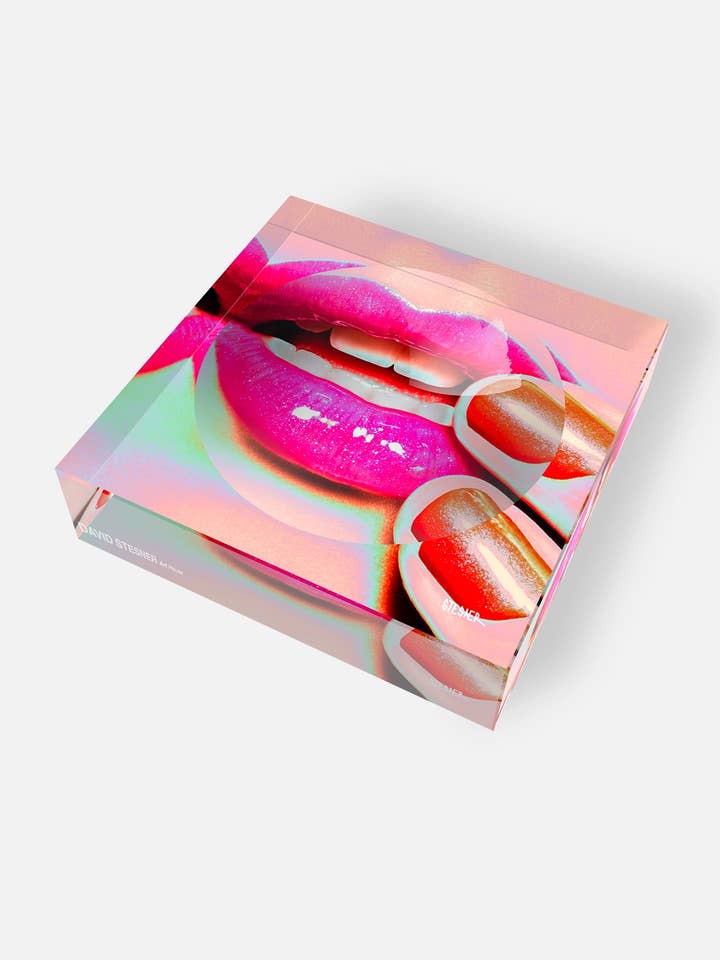 Plat à bijoux en acrylique rose et orange pour les lèvres pour la vente par David Stesner ArtHouse