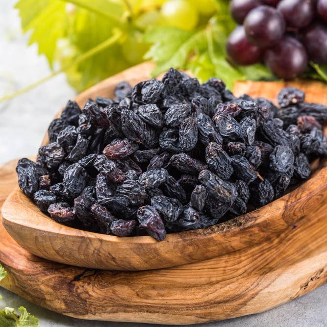HECOSFAIR - Wholesale Dried/Dehydrated Fruit - Organic & fair trade dried Muscat grapes from Uzbekistan