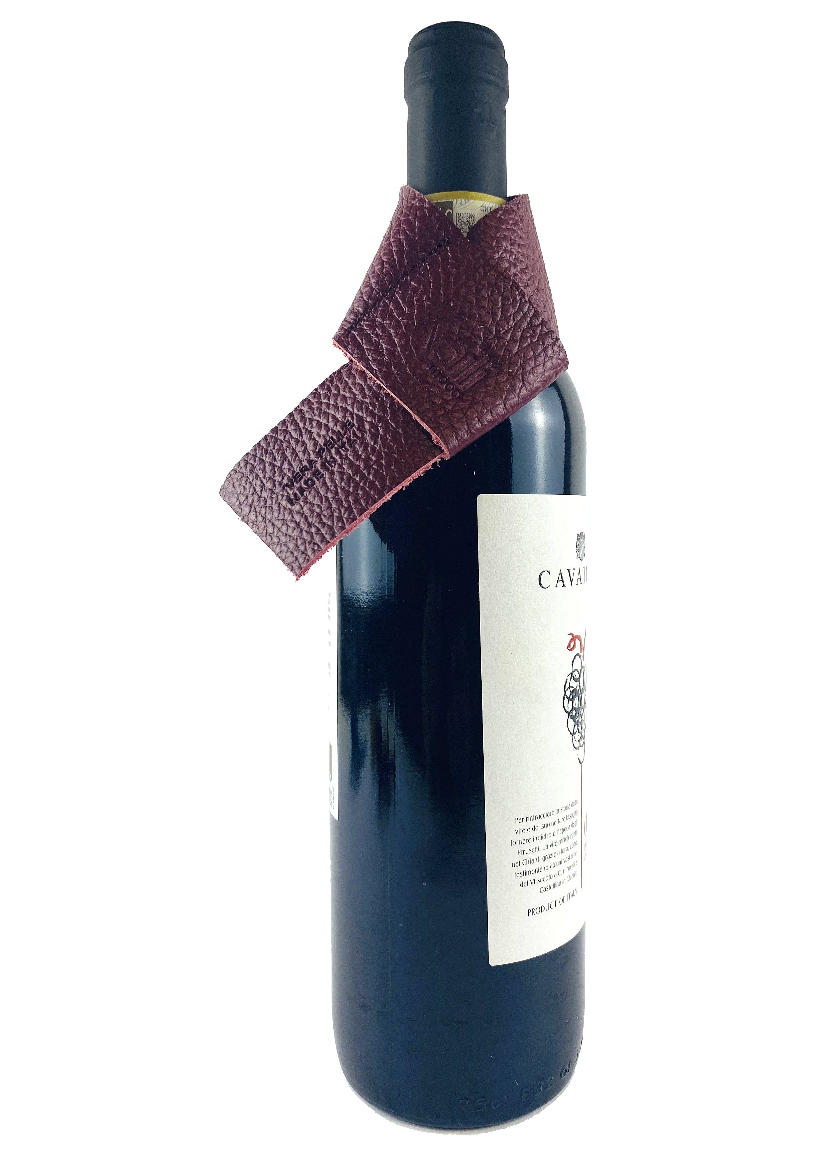 Kaili mood / RENATO BORZATTA - Italy since 1978 - - Wholesale Wine Gift Bag - K0010XB | Drip Catcher for Bottle Made in Italy in Full Grain Genuine Leather, dollar grain - Bordeaux Color. Dimensions: cm 27 x 4 x 0.5. Packaging: Rigid Gift Box base/lid