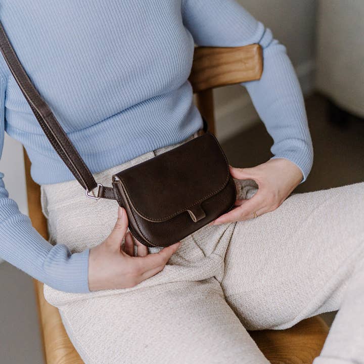 Keecie – wholesale Axelväska - Dam – Väska Little Fox i mörkbrunt slitet läder3