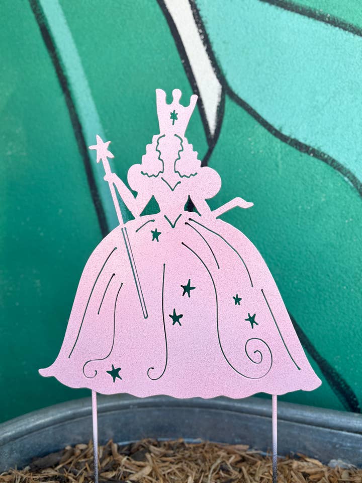 La bonne sorcière pour la vente par Garden Deva Sculpture Co.