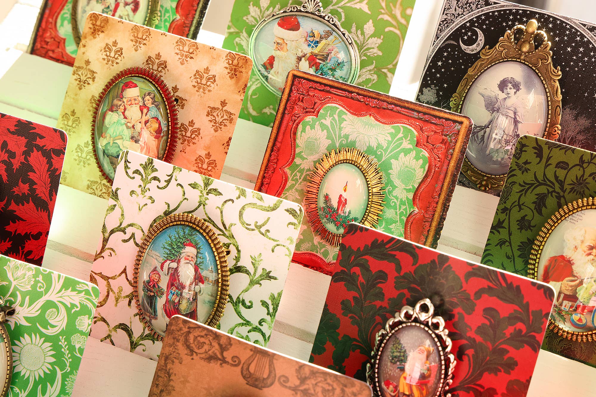 Asunder Bazaar - Wholesale Brooch - 20pc Vintage Christmas Brooches on Cards 23