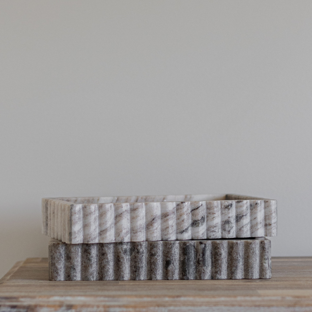 Luxe B Co – wholesale Decorative tray – Scalloped Marble Fluted Bridge Tray Beige Gray4