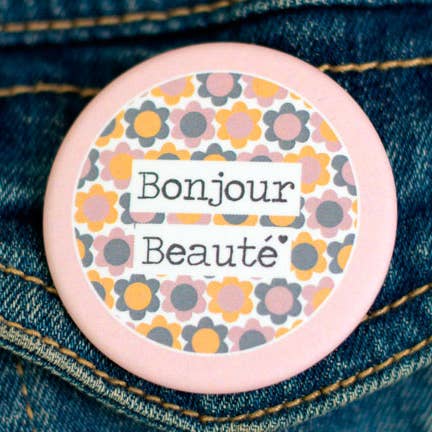 Badge *Bonjour Beauté* pour la vente par jolislundis