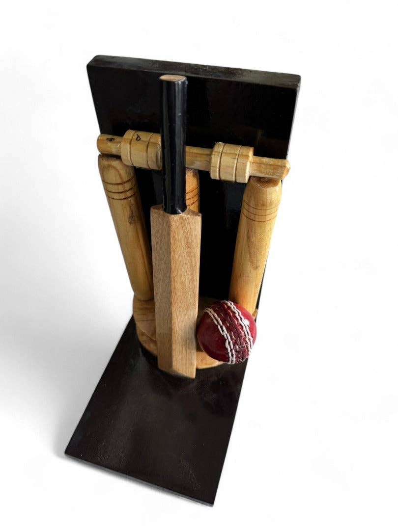 SPORTGIFTZ – wholesale Bookend – CRICKET-GIFTS Cricketing Bookend Single Unit, Wooden, 22cm high, Can also be used as a presentation trophy1