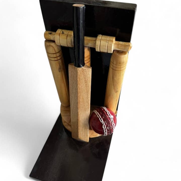 SPORTGIFTZ – wholesale Bookend – CRICKET-GIFTS Cricketing Bookend Single Unit, Wooden, 22cm high, Can also be used as a presentation trophy1