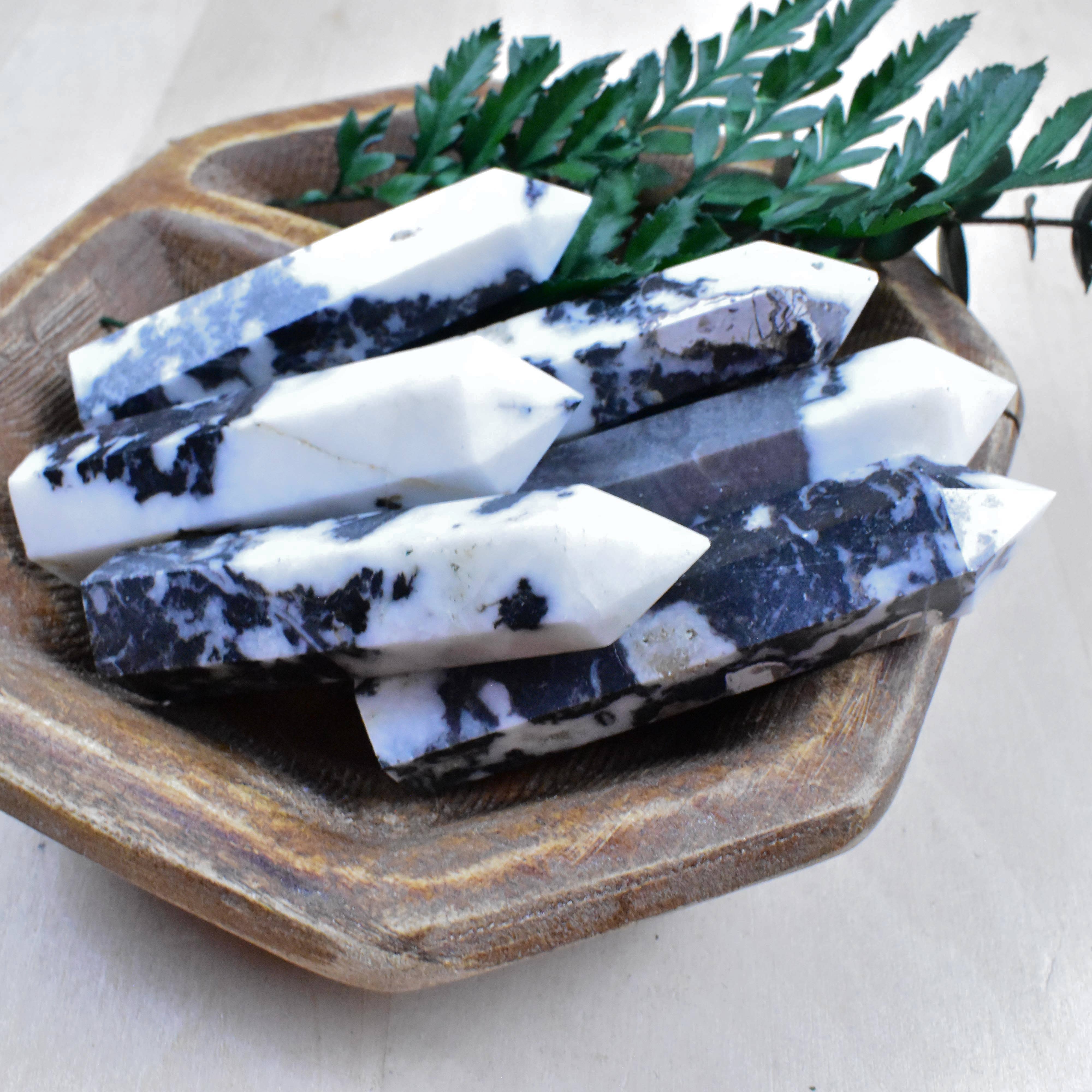 Ewelina Pas Jewelry - Venta al por mayor Piedras/cristales espirituales - Punta de piedra espiritual Zebra Jasper de 2,5 a 3 pulgadas2