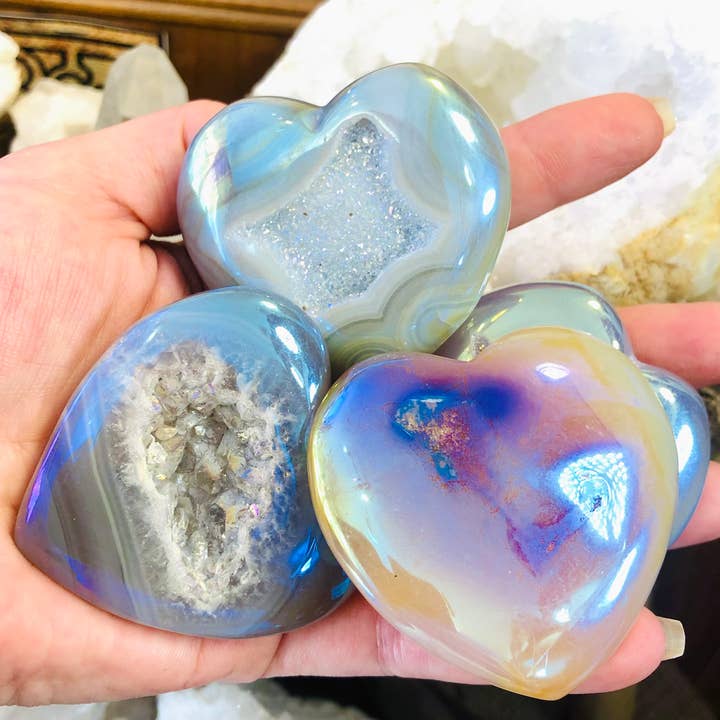 Corazón de ágata con drusa y aura en piedra de ángel arcoíris para venta al por mayor de Desarwen