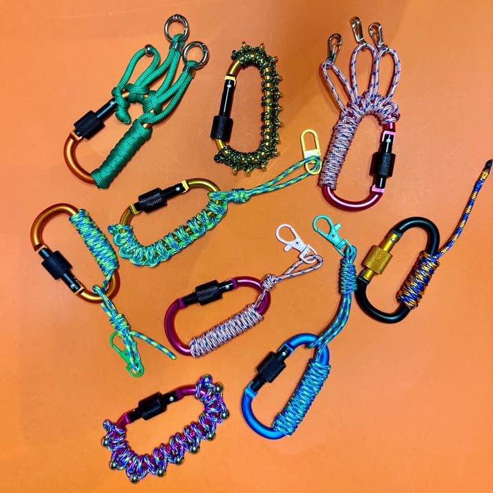 Paracord wrapped carabiner for wholesale by Goodordering