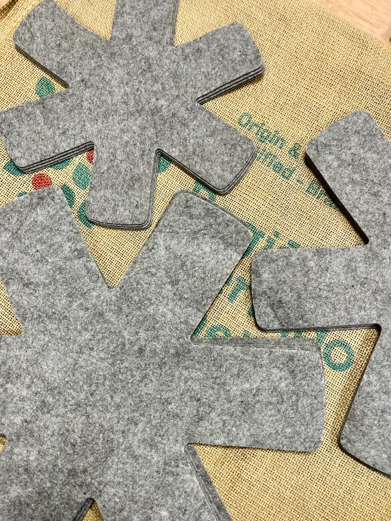 Sourdough by the Sea - Vendita all'ingrosso Contenitori/Organizer da cucina - Set portaoggetti Pan Protector Padelle protettive riutilizzabili in tessuto di feltro3