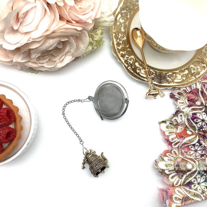 All Little Cute Things - Venta al por mayor Colador/infusor - Tetera dorada vintage con infusor de bolas de té, regalo para una fiesta de té 3