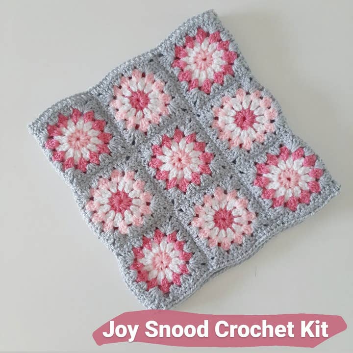 The Pigeon's Nest – Artigos de tricô/crochê por atacado – Kit de Croché Joy Cowl | Presente DIY de Cachecol Rosa para Iniciantes2