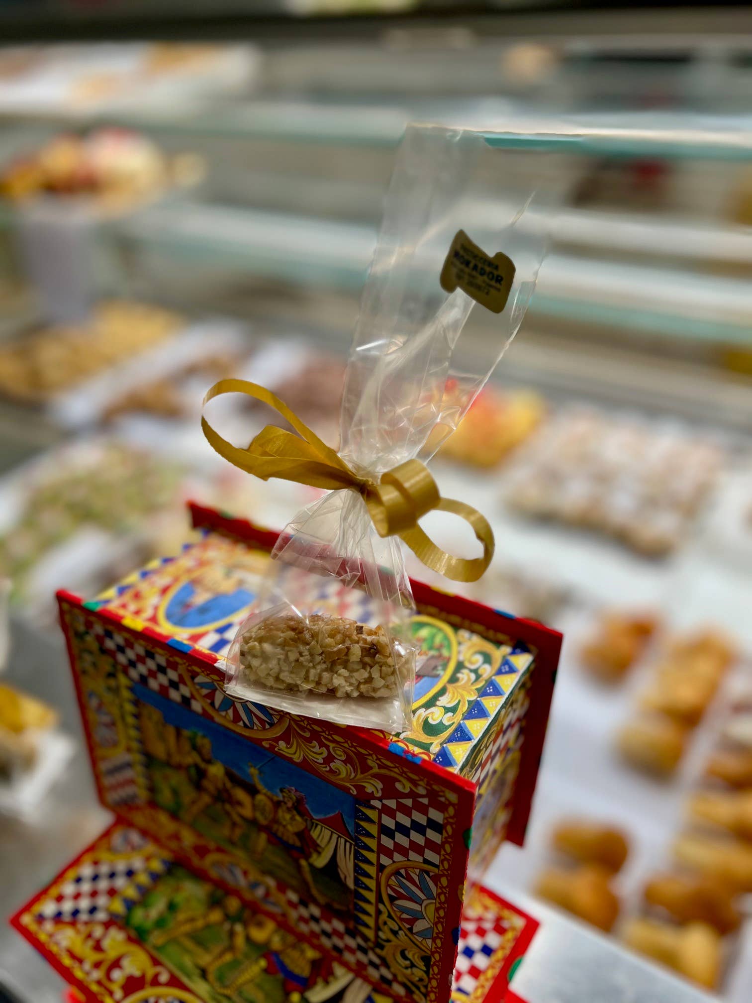 Pasticceria Mokador f.lli Sclafani - Wholesale Cookie - Almond cookies with hazelnut or pistachio topping3