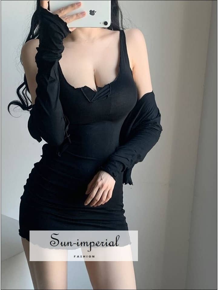 Sun Imperial – Großhandel Kleid – Damen – Figurbetontes Mini-Cami-Kleid für Damen mit gerüschter Brust und langem Ausschlag