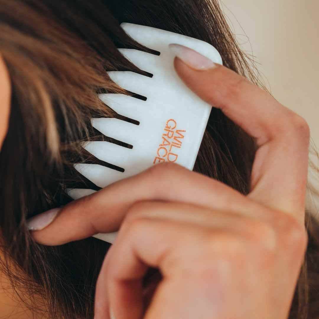 WILD GRACE - Vendita all'ingrosso Spazzola/pettine - Pettine di Cristallo in Giada Bianca2