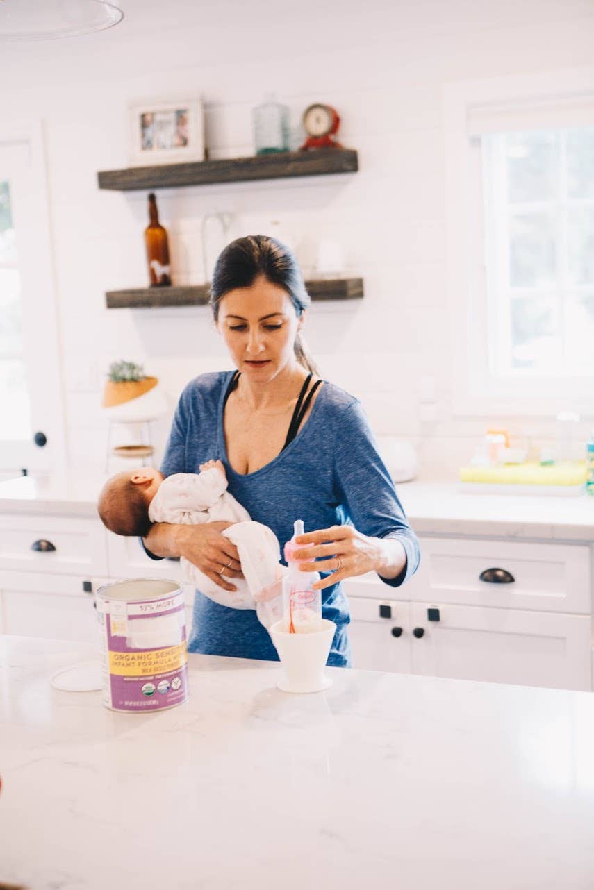 bökee - Wholesale Bottle Rack/Holder - bökee Baby Bottle Holder, Hands Free, One-Hand Bottle Prep6