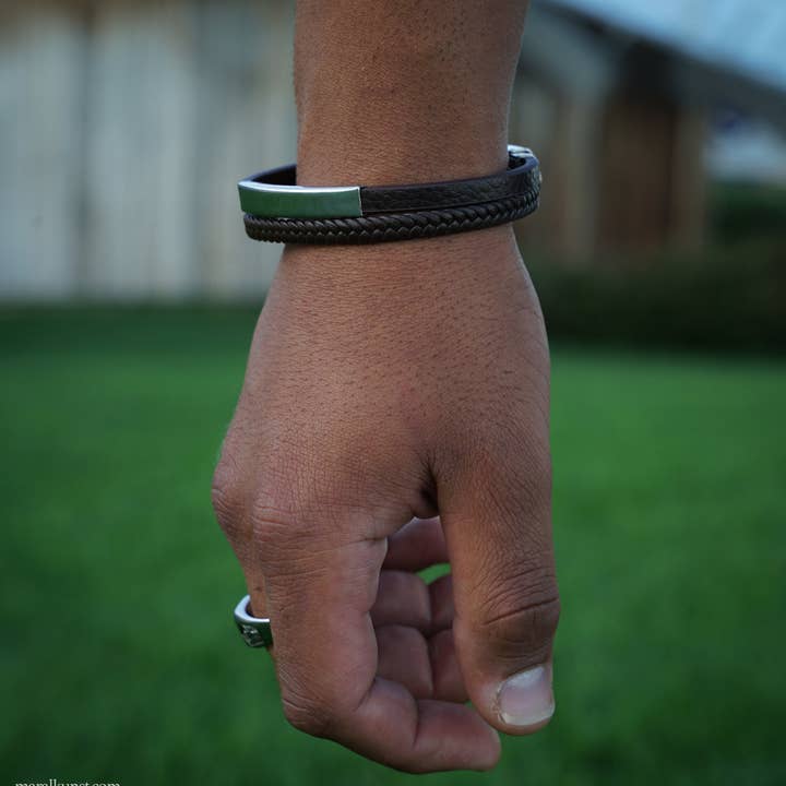 Bracelet pour homme en cuir marron et acier inoxydable pour la vente par Maral Kunst