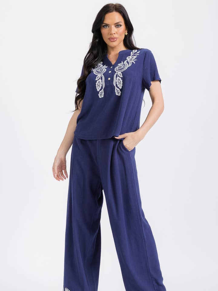 Completo in Lino Ricamato con Top e Pantaloni da Donna per la vendita all'ingrosso da parte di Fashion Space