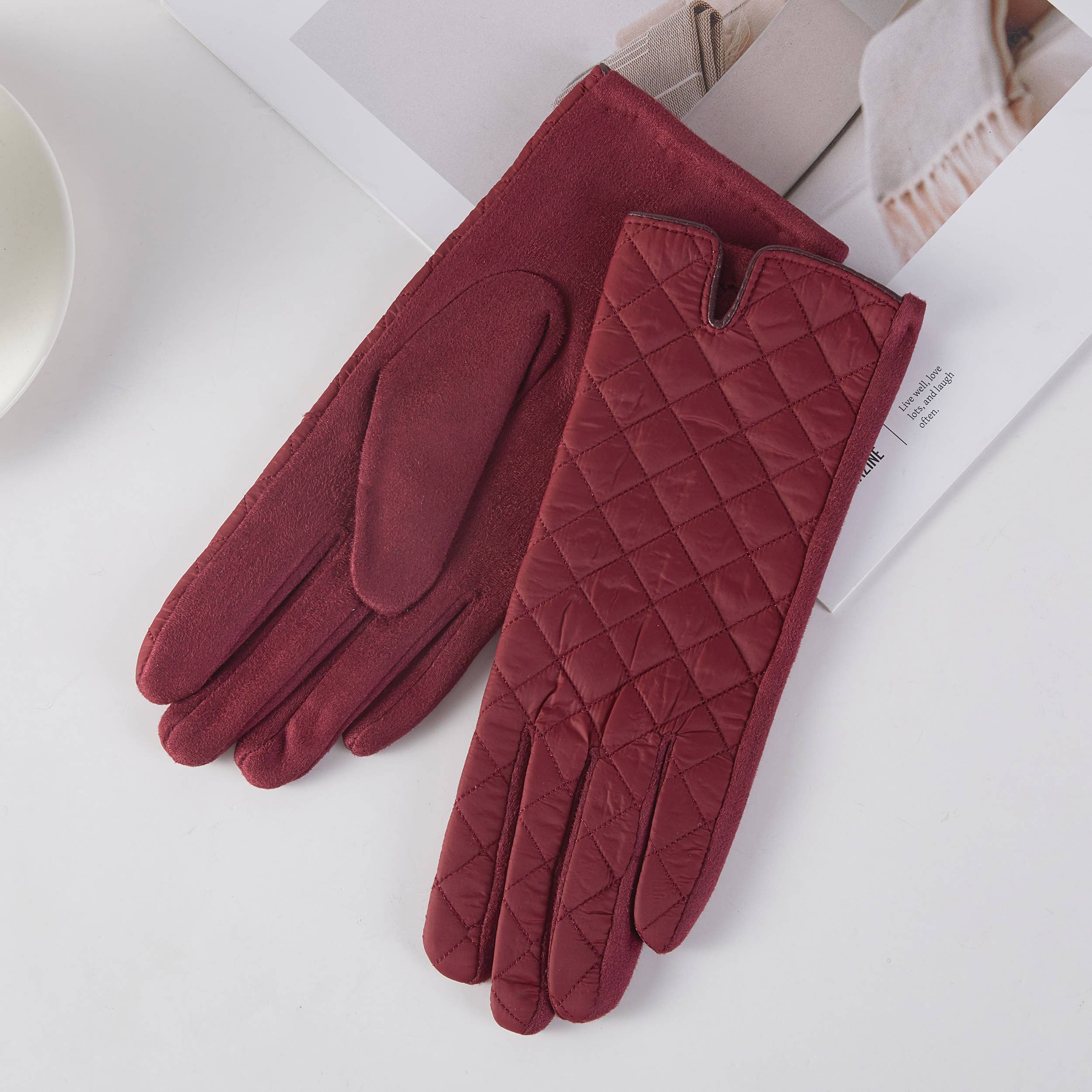 Hana - Venta al por mayor Guantes - Mujer - Guantes con apertura central y patrón de diamante acolchado2