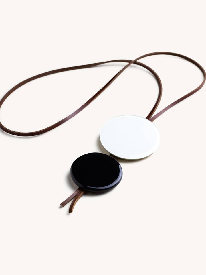 Orbe Halskette — Leuchtendes Schwarz für den Großhandel von Garda