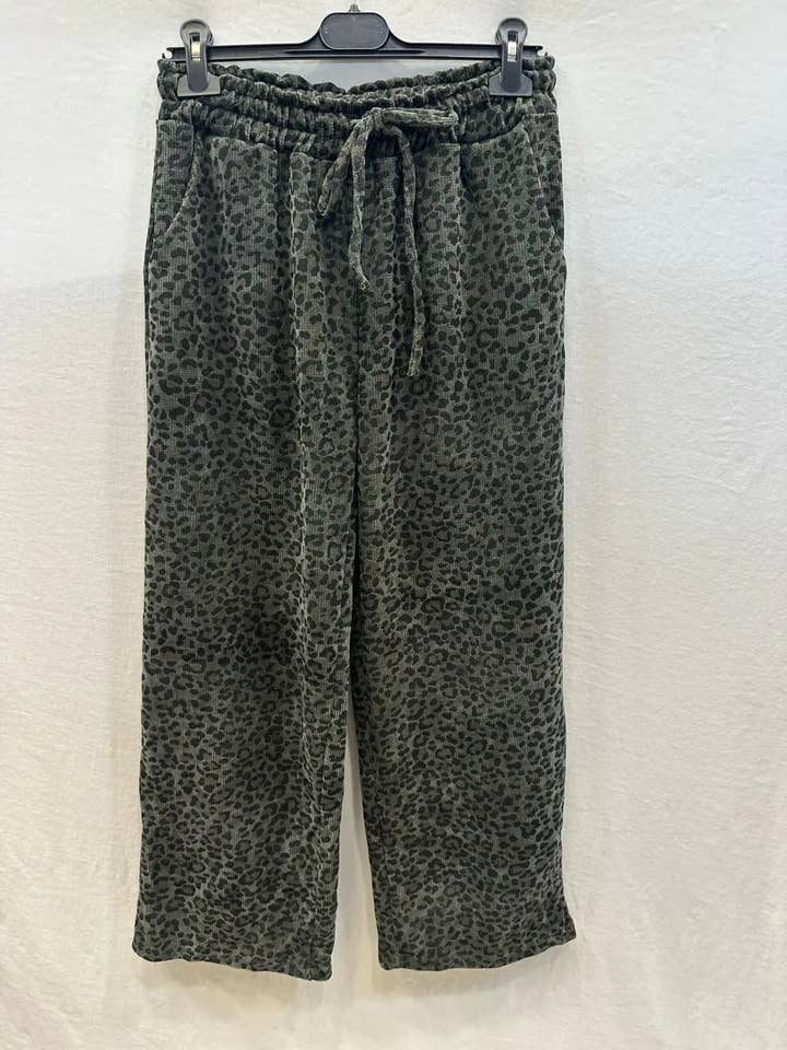 Mimi & Gogo - Wholesale Pants - Women's - Wide Leopard Velvet Pants @46221_PaLLeo2