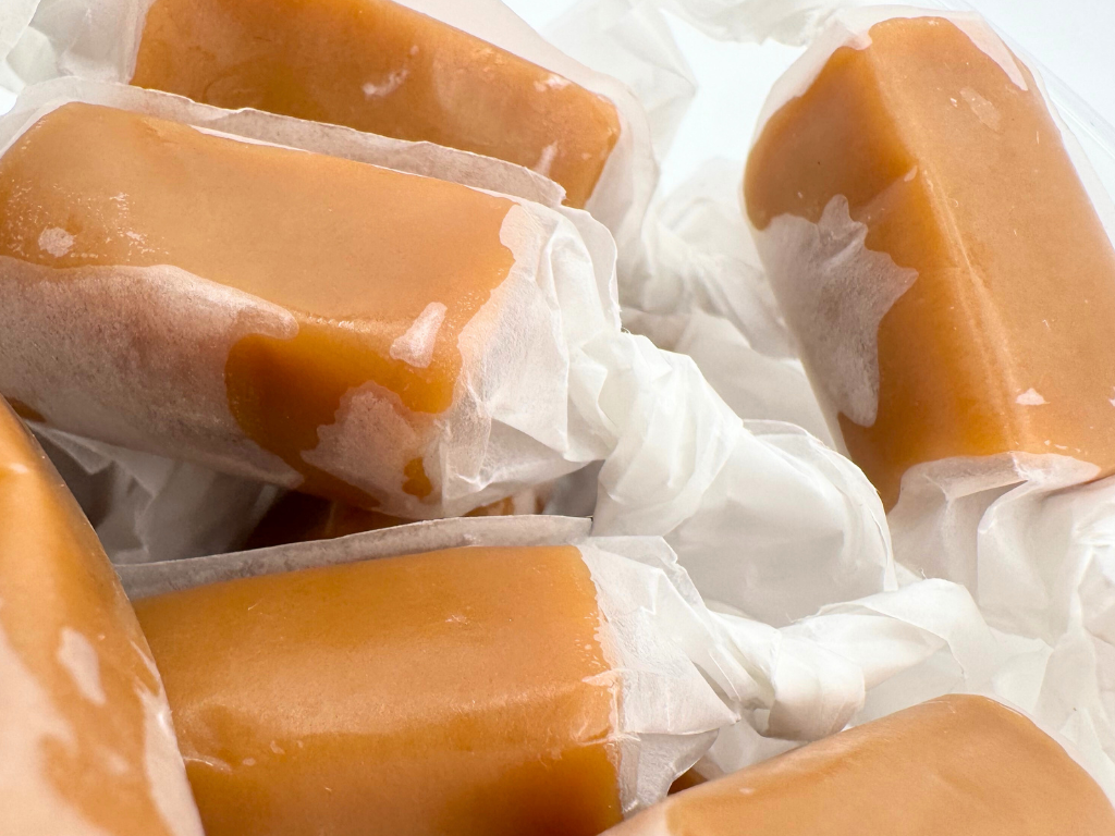 Martin's Country Store LLC - Wholesale Caramel - VANILLA SEA SALT CARAMELS 8oz1