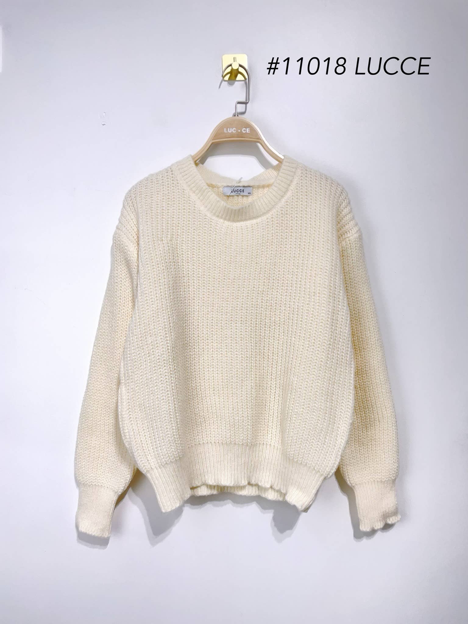 LUCCE - Wholesale Knit Sweater - Women's - Chunky knit sweater - PU110180