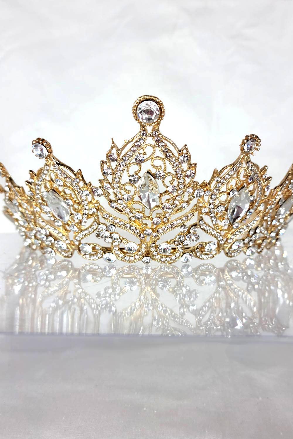 Chicas - Wholesale Tiara - Women's - One Size Fits All Tiara With Jewels HT93314