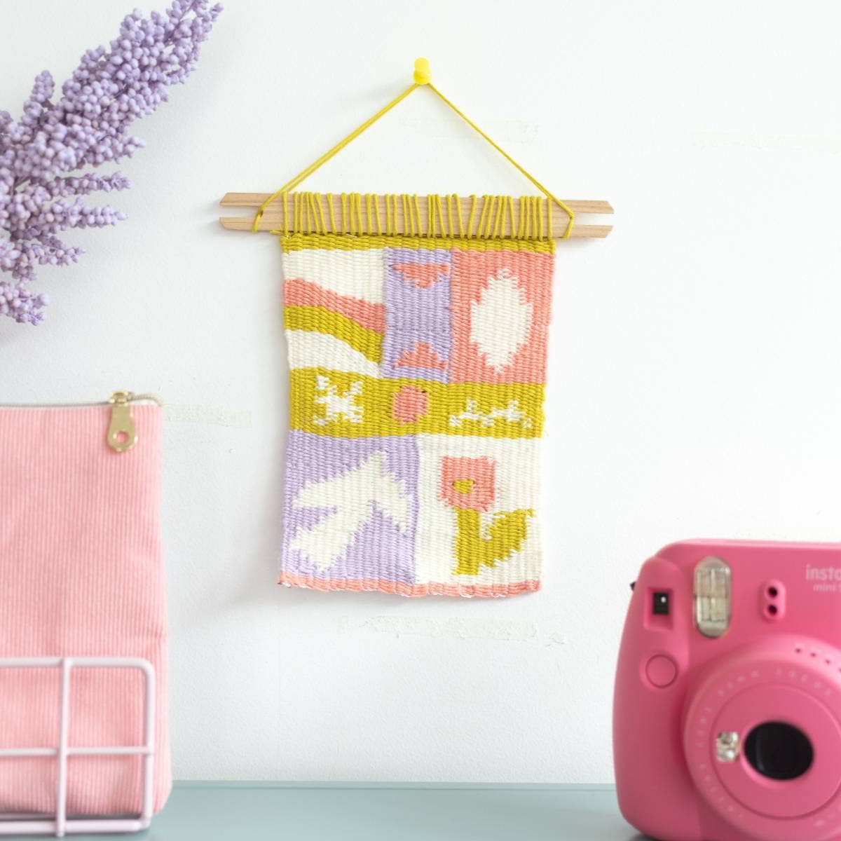 La Petite Épicerie – Engroshandel DIY-hobbysæt – DIY haberdashery - Mit vævede vægtæppe i popfarver1