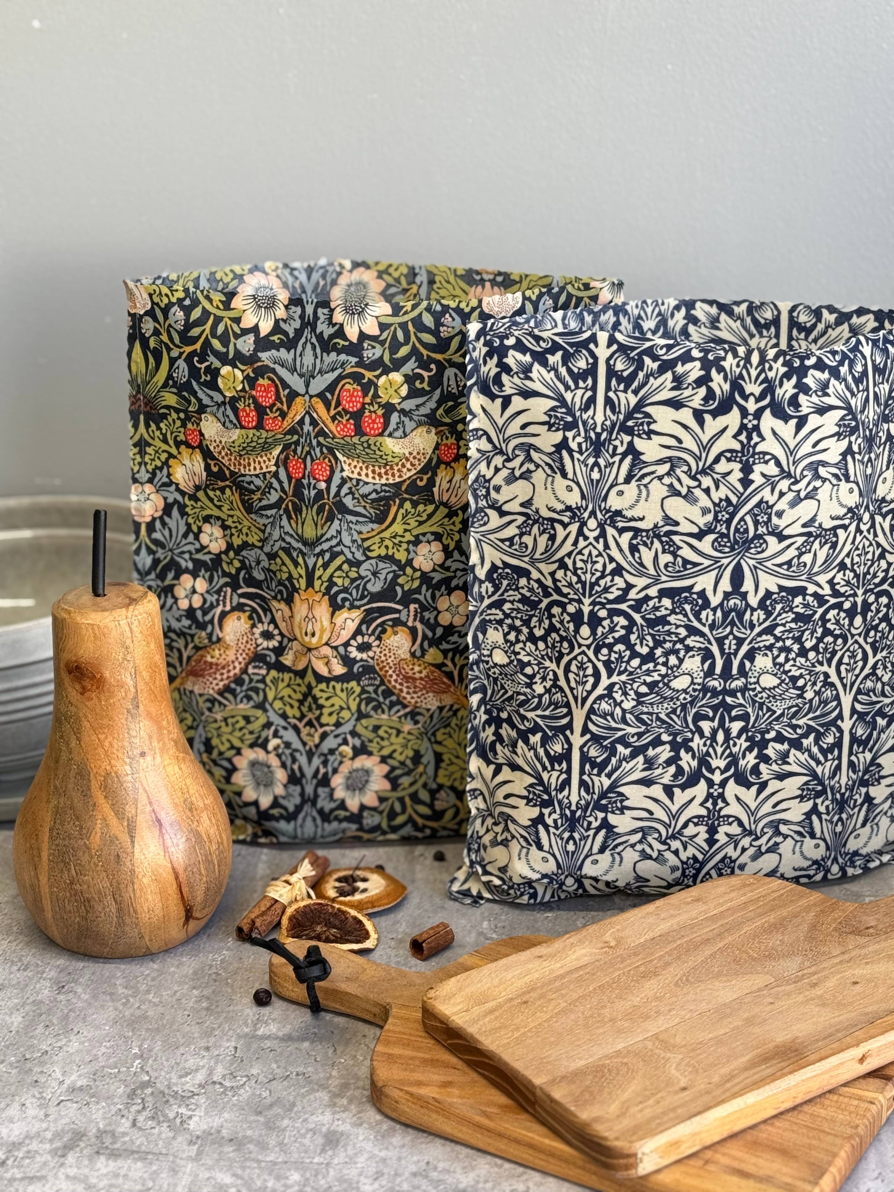 Lou Bees - Wholesale Food Storage Wrap/Bag - Beeswax Bag William Morris4