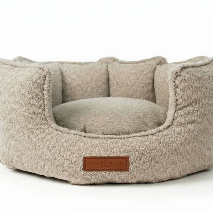 Luksus Høj Væg Boucle Hundeseng Med Aftagelige Betræk | Cotswold for engroshandel hos Ralph & Co