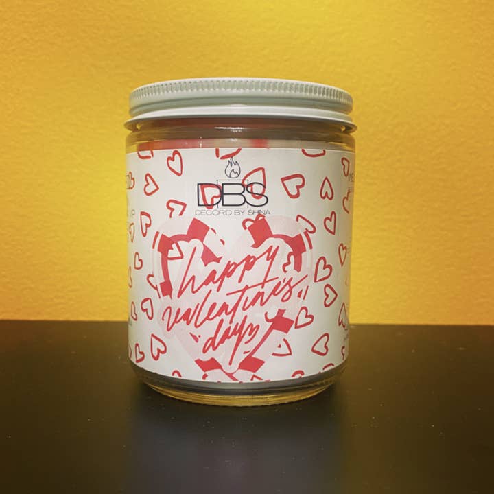 Bougie à mèche en bois crépitant Happy Valentines Day Candy Cane pour la vente par Decor’d by Shina