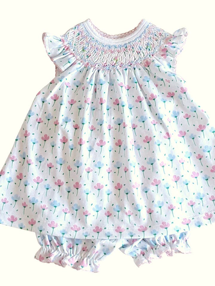 Robe "Fleurs de Printemps" à smocks faits main pour petite fille pour la vente par Baby Threads