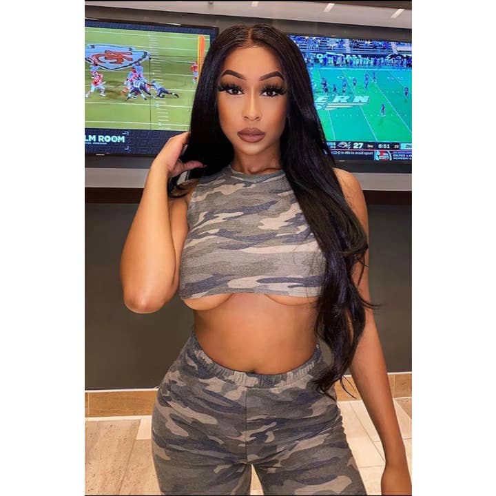 T5763-B10531 Camo Afgrøde Top Sæt for engroshandel hos Uptown Apparel